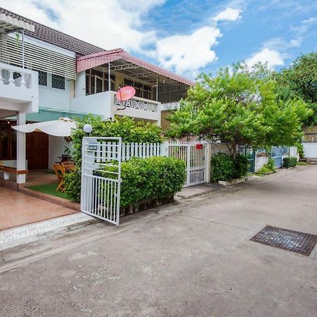 White Beach House Hua Hin 20 Second To The Beach Eksteriør billede