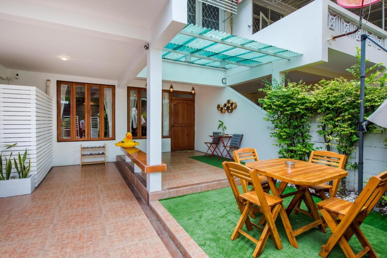 White Beach House Hua Hin 20 Second To The Beach Eksteriør billede