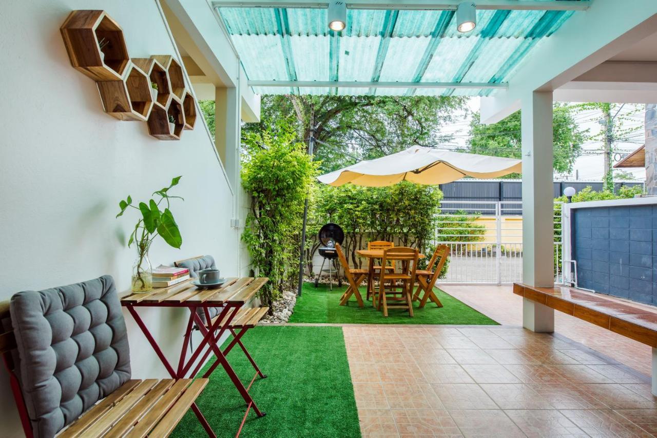 White Beach House Hua Hin 20 Second To The Beach Eksteriør billede